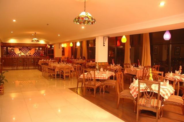 Surya Mcleod Hotel Mcleodganj Restaurant